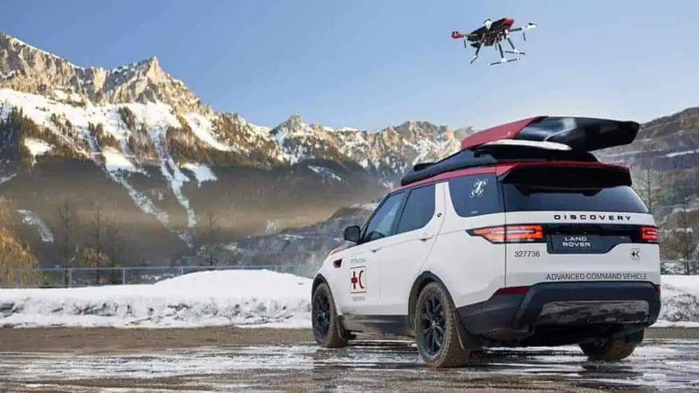 Land Rover Discovery con drone incorporato