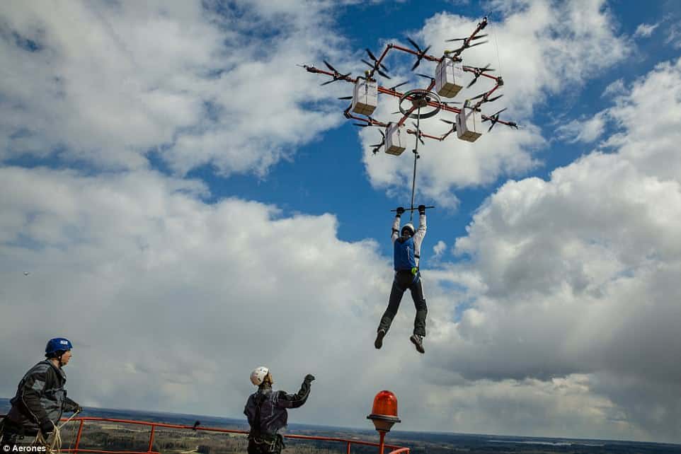 Drone gigantesco per far volare persone Drone Blog News Drone gigantesco per far volare persone Drone Blog News