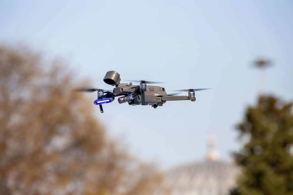 Infrazioni codice della strada: in Polonia arrivano i droni