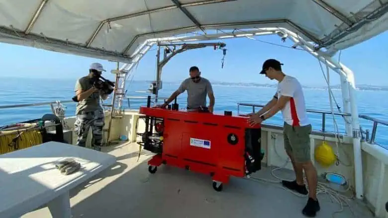 Ecosistema marino controllato dal drone Blucy