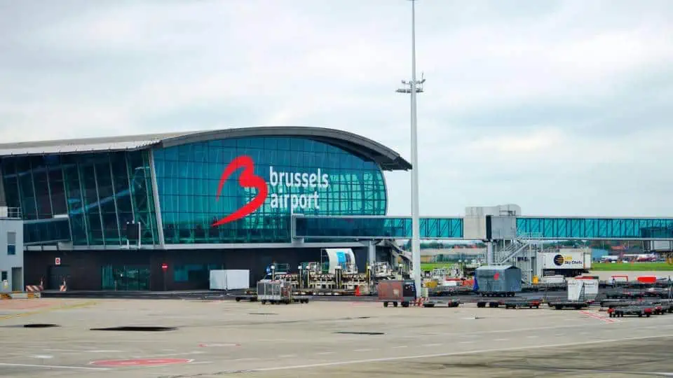 Aeroporto di Bruxelles: droni per stanare gli uccelli
