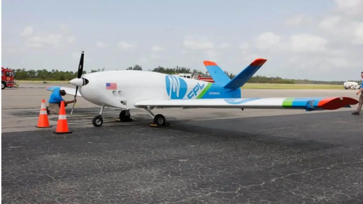 Energia elettrica: drone FPLAir One che ripara le linee elettriche