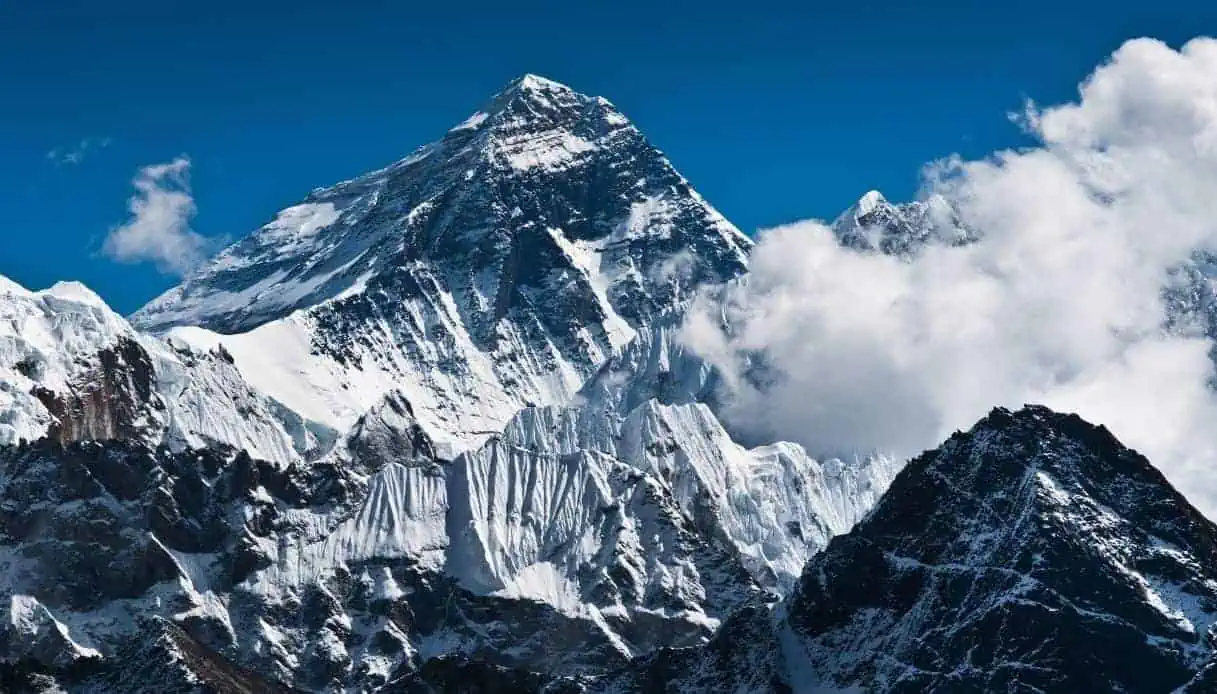 Monte Everest: riprese spettacolari con droni