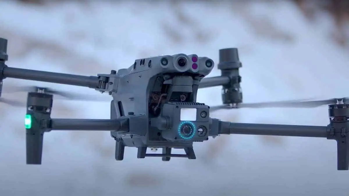 Durata volo illimitata per il drone DJI M30