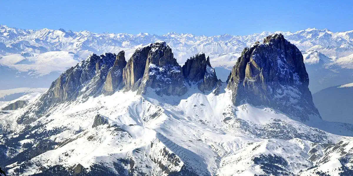 Ghiacciaio della Marmolada visto dal drone