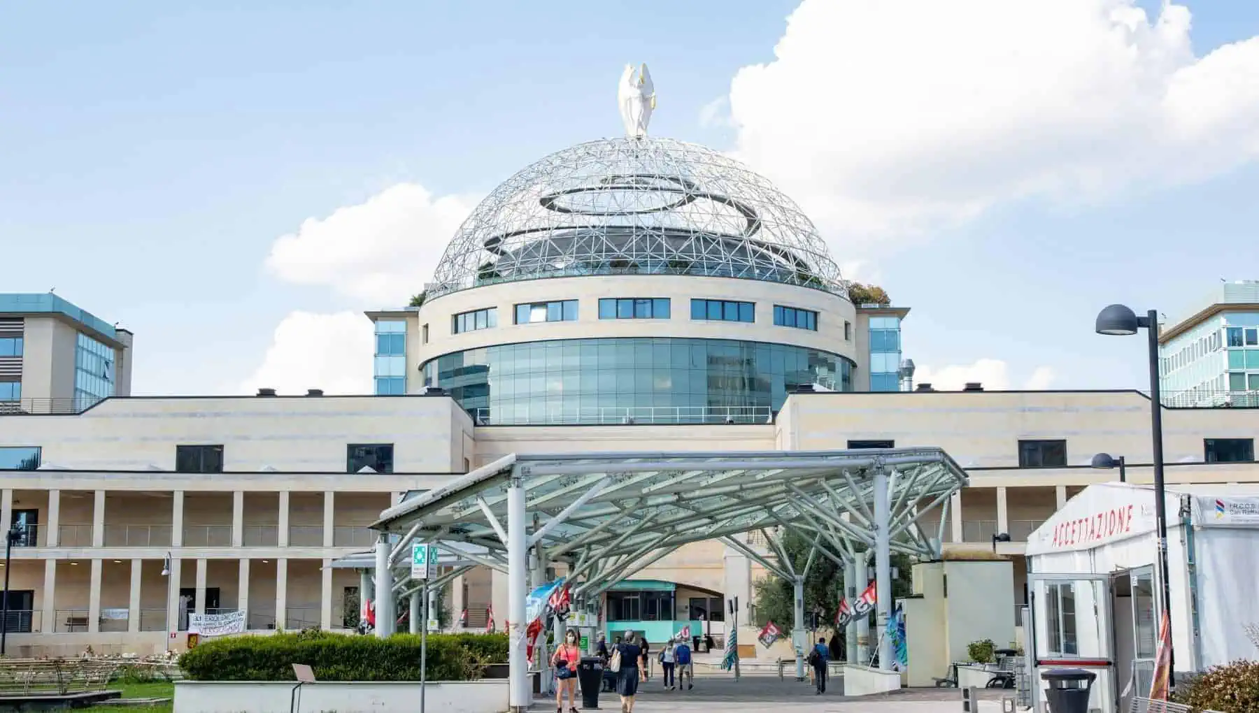 San Raffaele Milano: droni al celebre ospedale