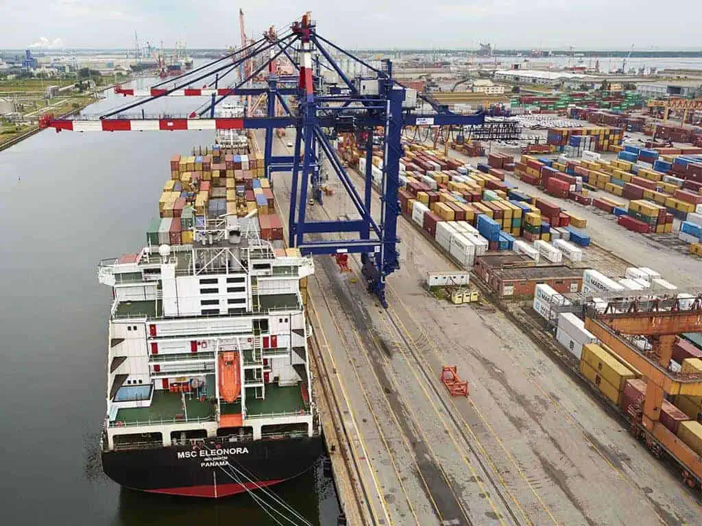 Porto di Santos: controlli e attività con droni