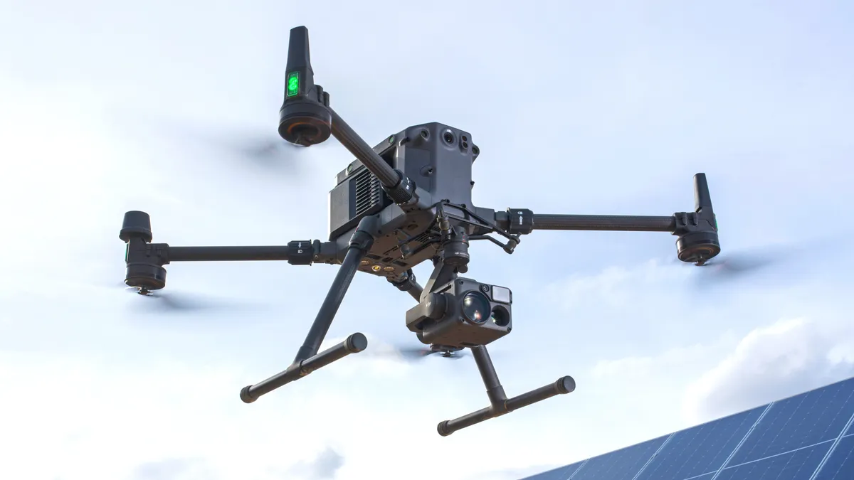 Simulazione di volo con droni DJI per il salvataggio in mare