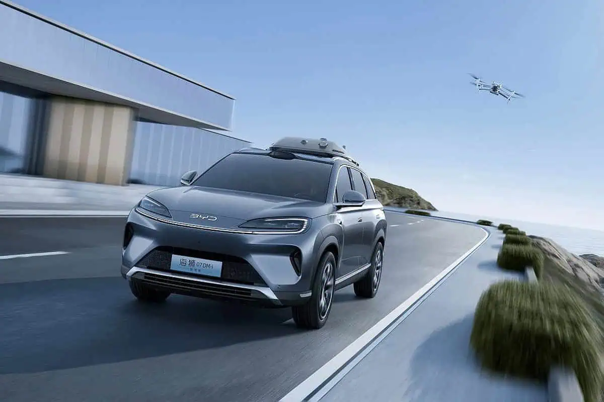 Auto elettriche dotate di droni: il nuovo progetto DJI