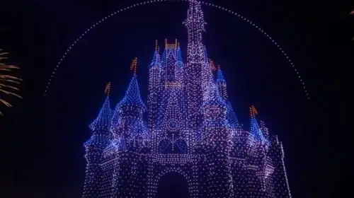 Disneyland ad Abu Dhabi: show di droni mozzafiato per l'apertura