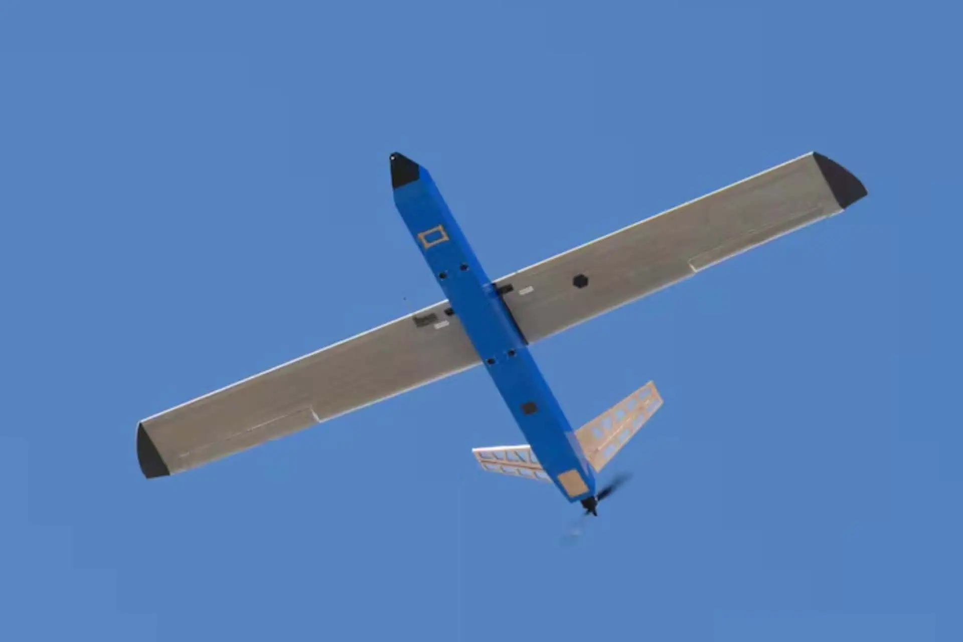 Ucraina presenta il Besomar 3210: primo drone intercettore riutilizzabile contro i Geran-2 russi