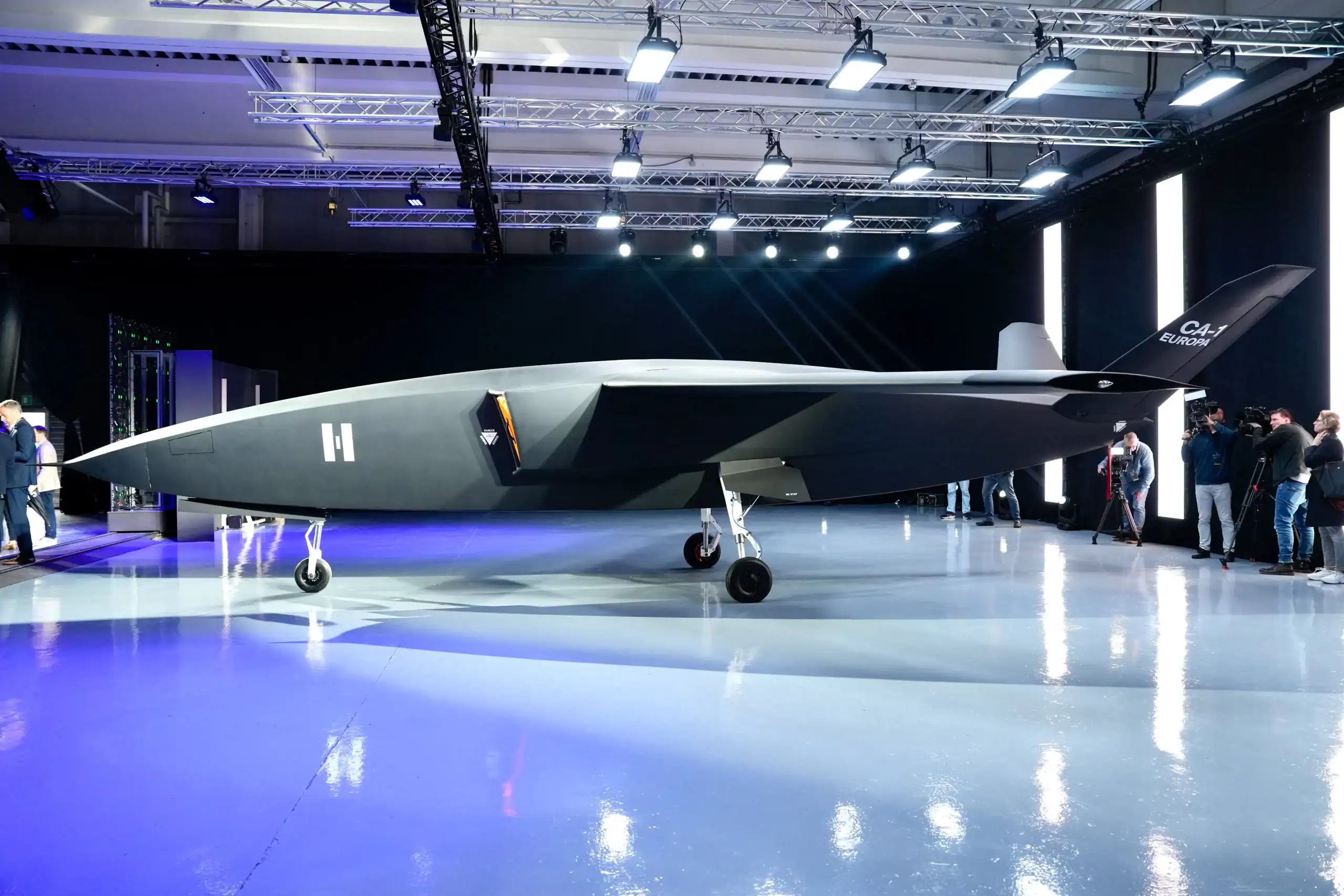 Helsing presenta “CA-1 Europa”: il nuovo drone da combattimento europeo del futuro