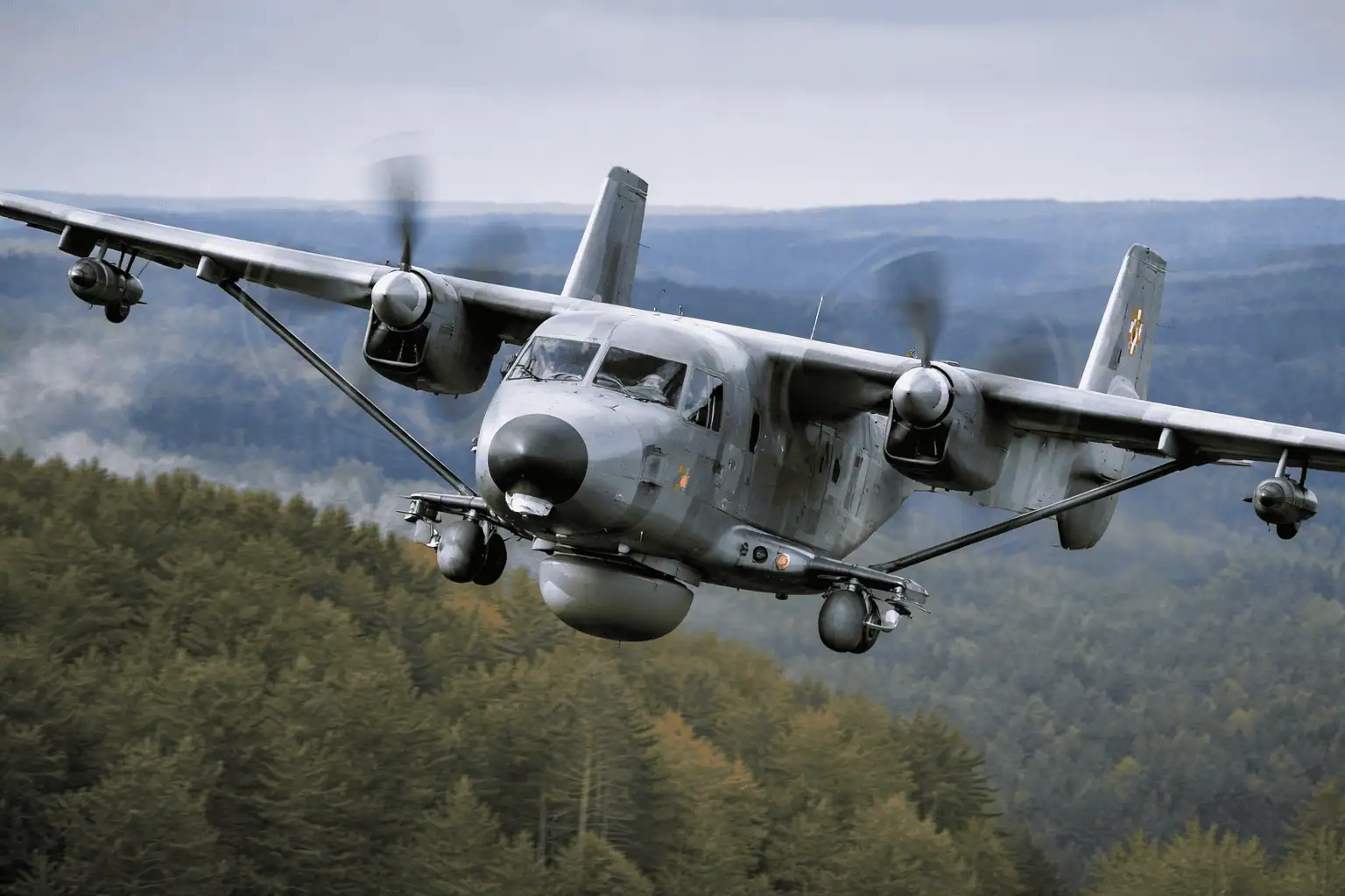 La Polonia valuta l’impiego anti-drone dell’aereo da trasporto M28: strategia e innovazione nella difesa moderna