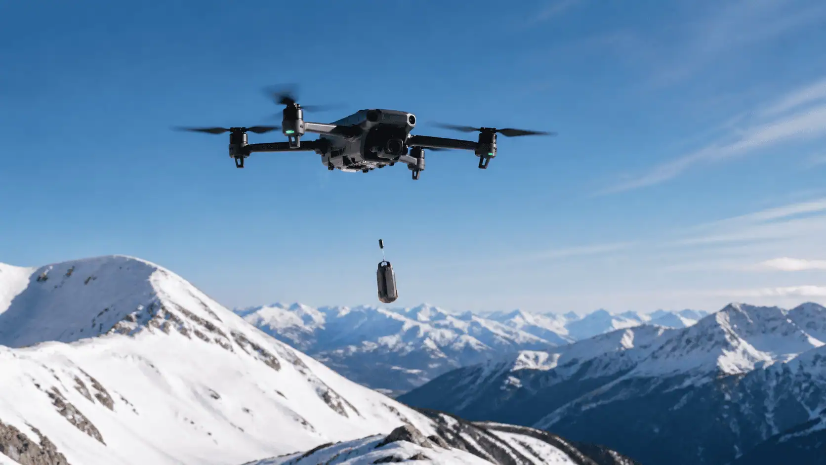 Droni ed esplosivi per il controllo delle valanghe: il Canada testa una tecnologia rivoluzionaria