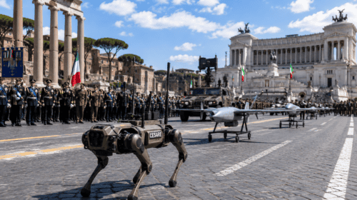 Parata del 2 Giugno ai Fori Imperiali: droni, cani robot e tecnologie anti-drone mostrano il nuovo volto delle Forze Armate