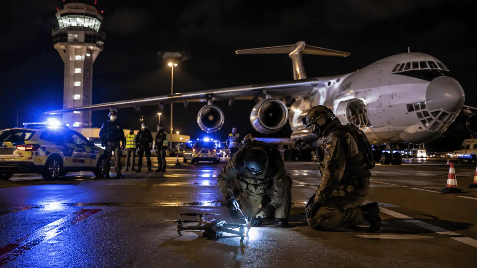 Droni all'aeroporto di Lipsia: uno con esplosivo Semtex. Berlino parla di possibile attacco ibrido